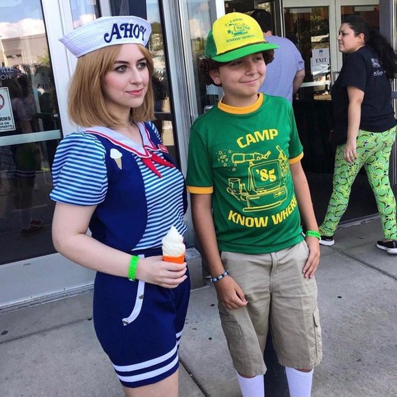 Stranger Other Stranger Things 3 Robin Scoops Ahoy